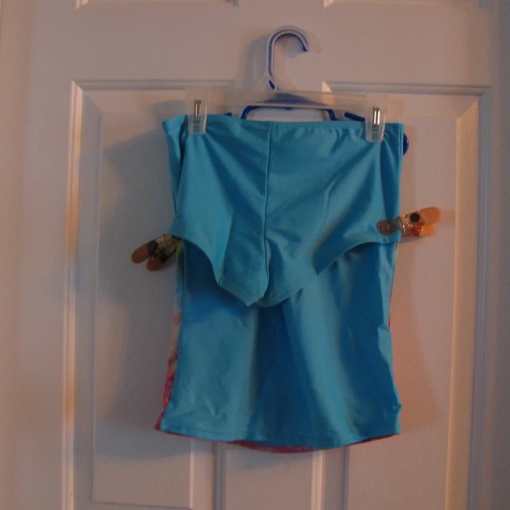 Bathing Suit - Picture 4 of 8